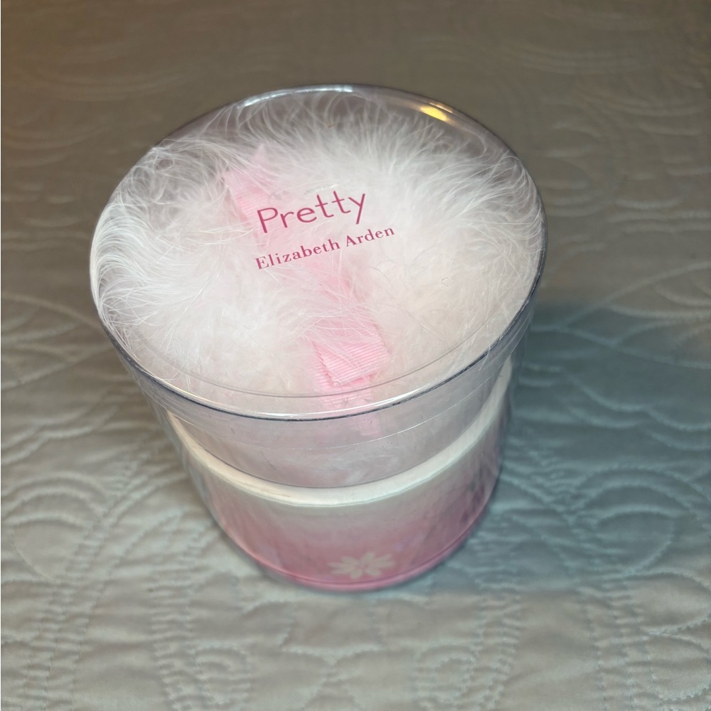 Pretty Elizabeth Arden Body Powder